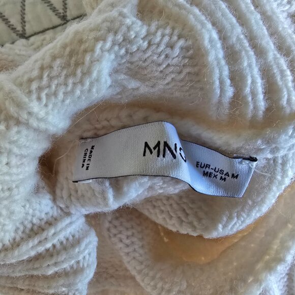 Mango Cream Turtleneck Long Sleeve Cable Knit Sweater Size Medium EUC - Picture 5 of 5